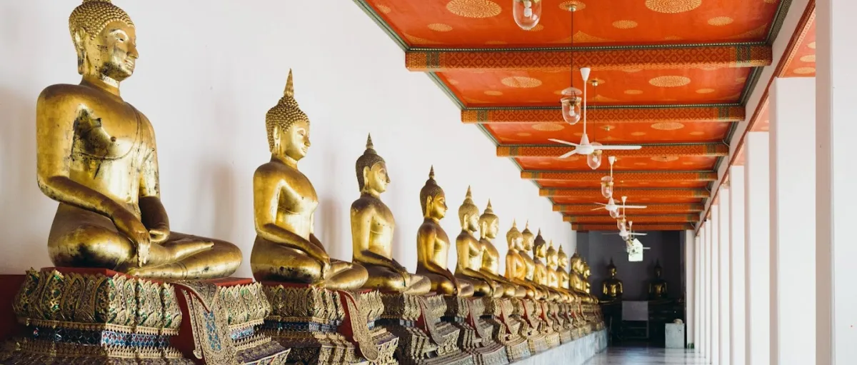 BUDDHA ROW / RED CORRIDOR