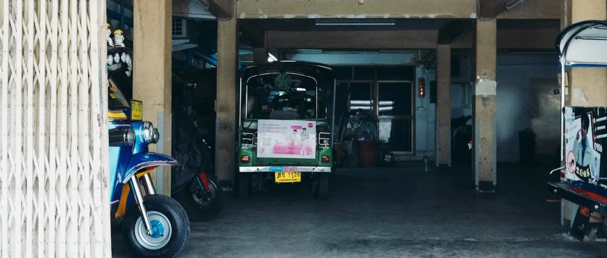 TUK-TUK / GARAGE