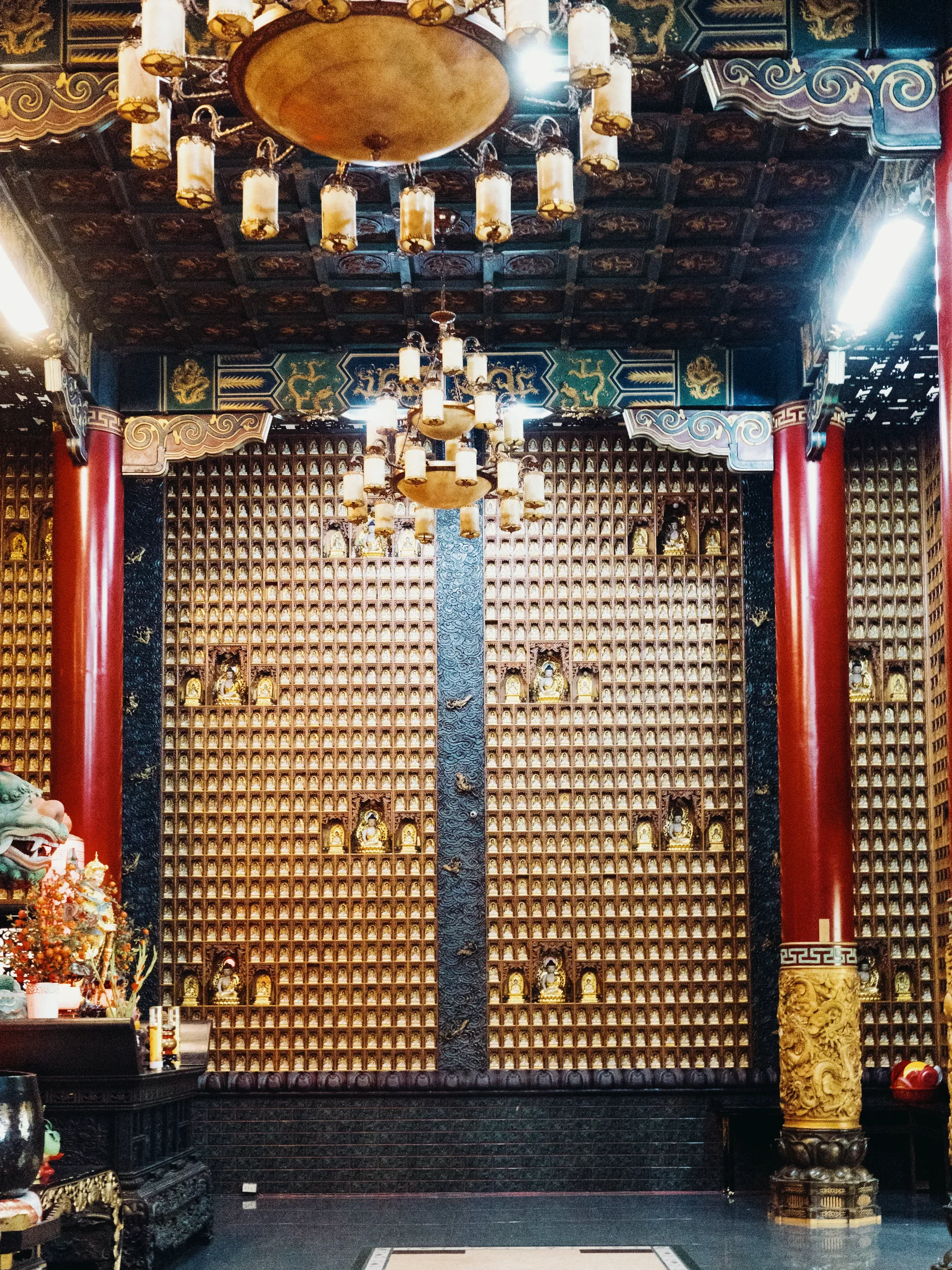 HALL OF BUDDHAS / JADE PAGODA