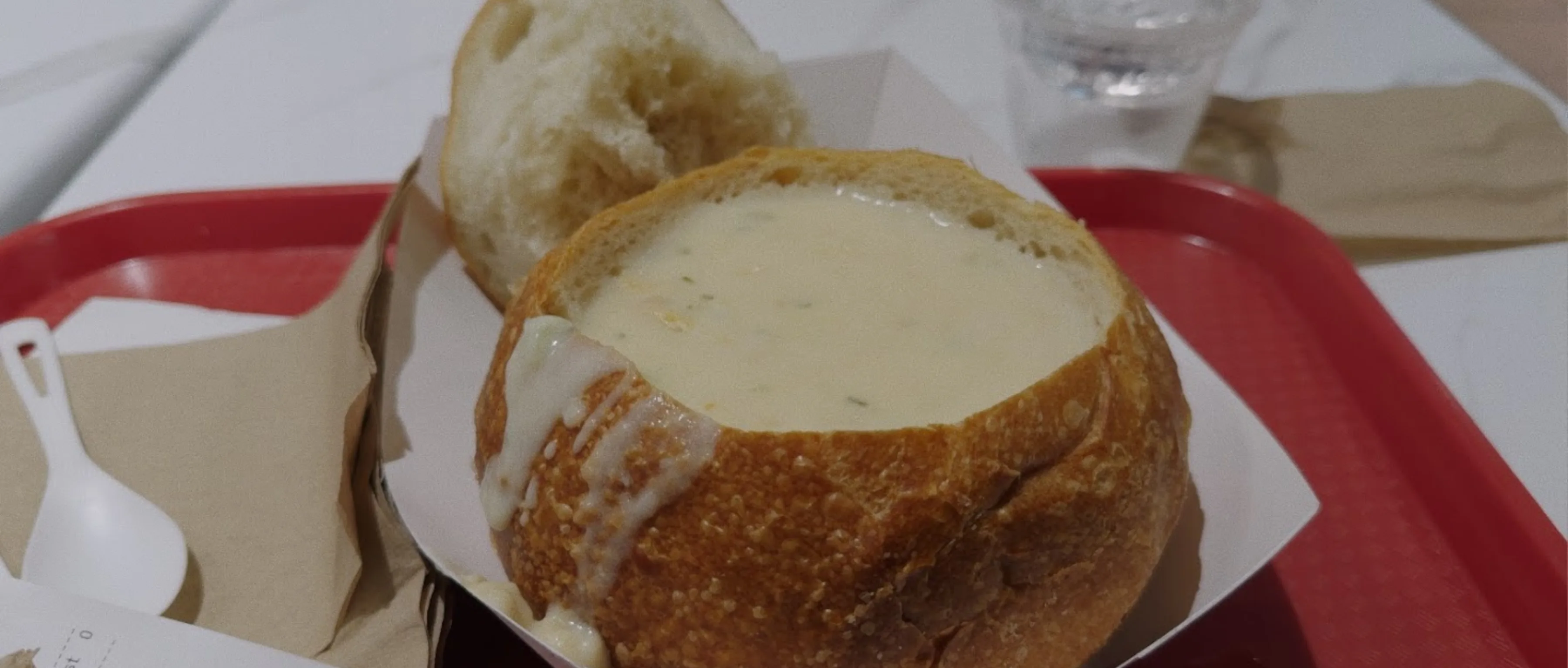 CLAM CHOWDER / BREAD BOWL