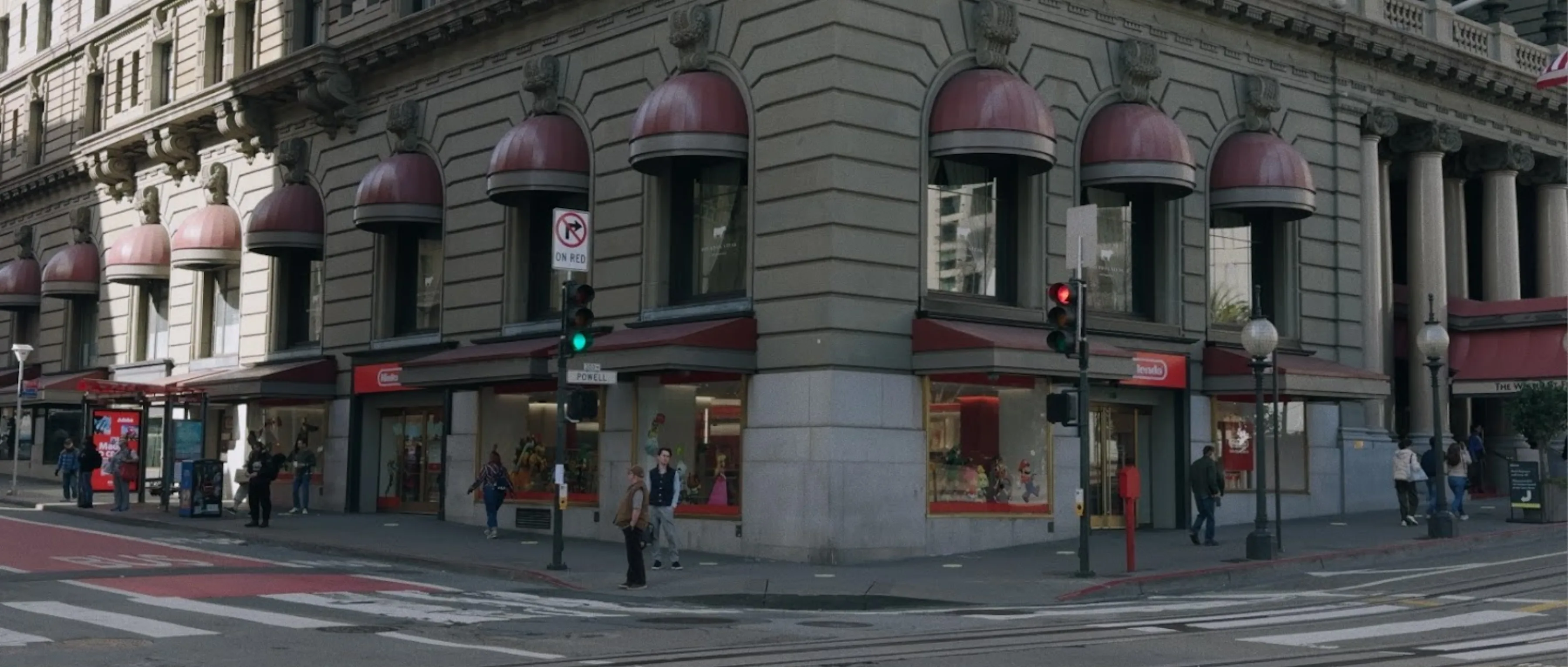 CORNER BUILDING / VINTAGE