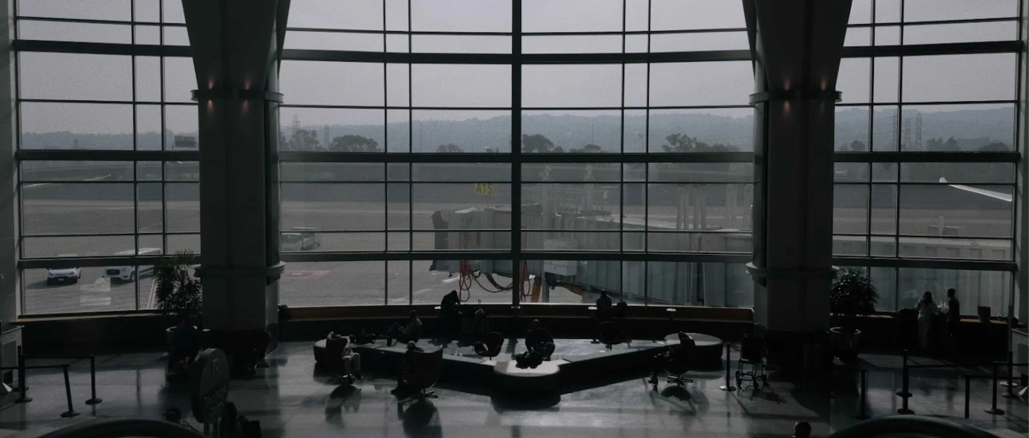 AIRPORT / FINAL HALL